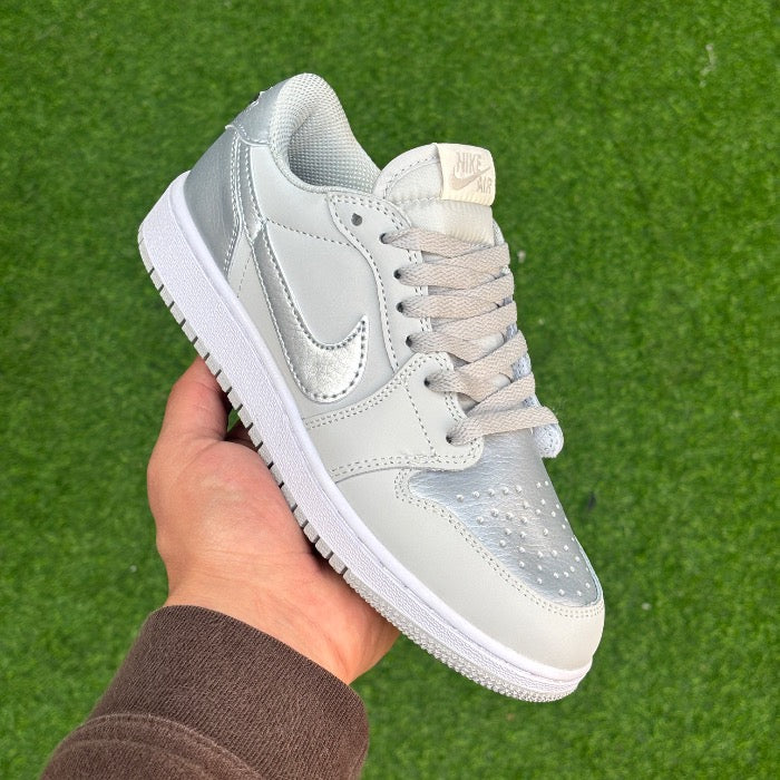 Jordan 1 Retro Metallic Silver