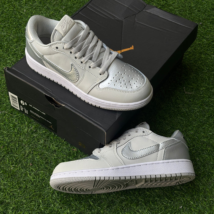 Jordan 1 Retro Metallic Silver